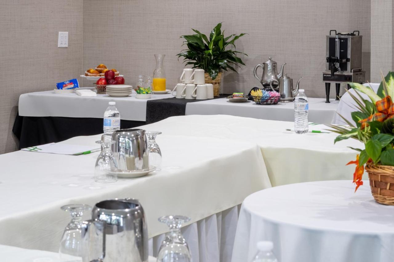 Holiday Inn - Long Island - Islip Arpt East By Ihg Holtsville Zewnętrze zdjęcie